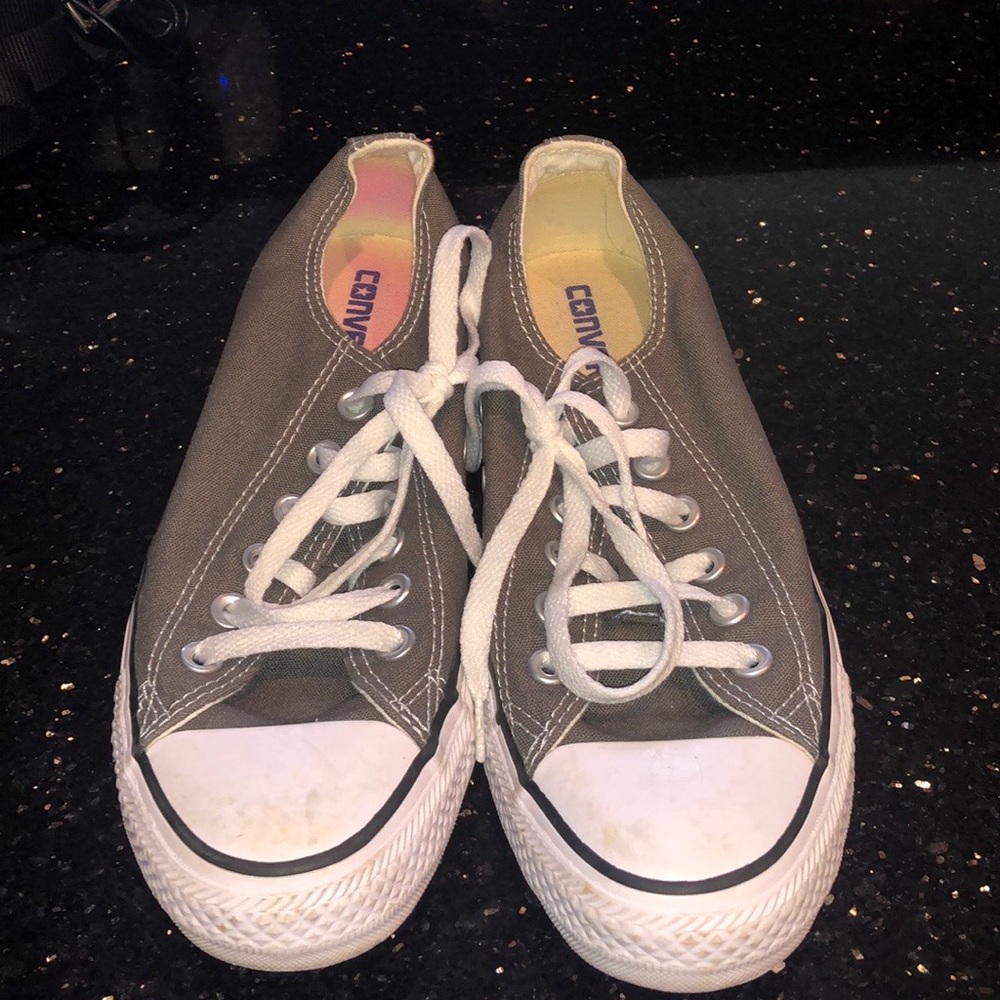Converse unisex shoes - men’s 5.5/women’s 7.5